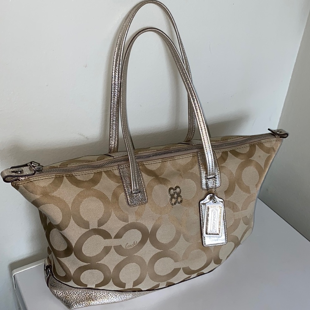 Auth COACH Signature gallery tote Gold/ Beige Jacquard leather Shoulder Bag